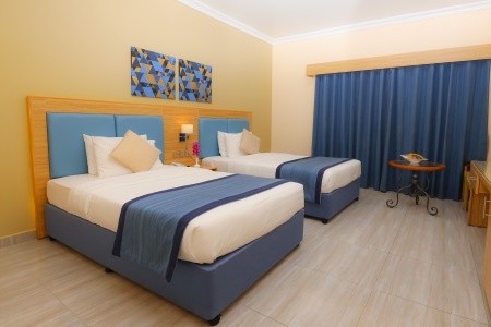 Sandy Beach Resort - 7