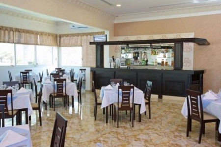 Flamingo Beach Resort - 28