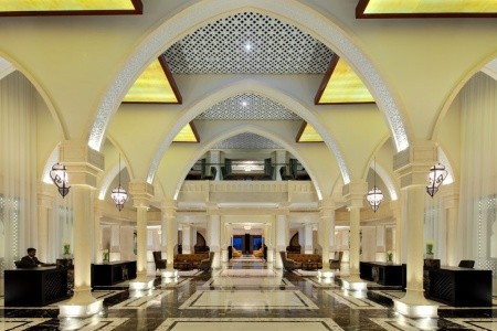 Sheraton Sharjah Beach Resort - 8
