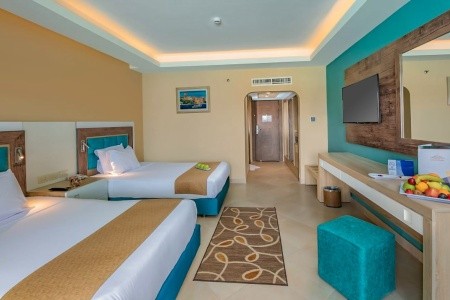 Titanic Resort & Aqua Park - 16