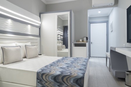 Blue Marlin Deluxe Spa & Resort - 11