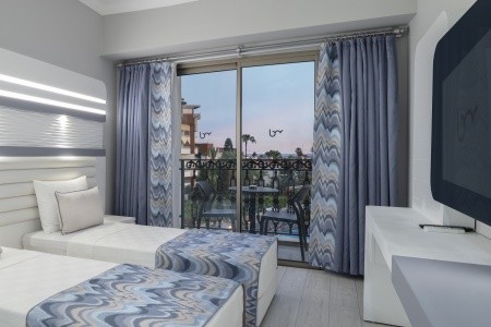 Blue Marlin Deluxe Spa & Resort - 13