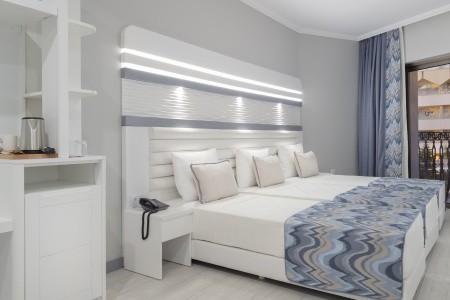 Blue Marlin Deluxe Spa & Resort - 17