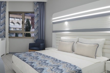 Blue Marlin Deluxe Spa & Resort - 18