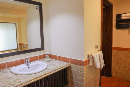 Tamra Beach Resort - 10