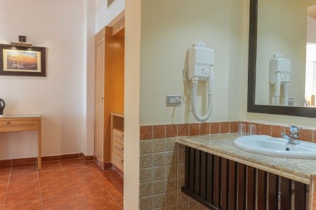 Tamra Beach Resort - 25