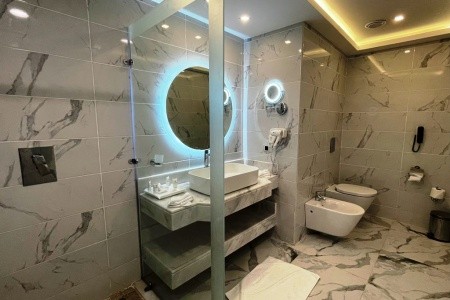 Sirena Beach Resort & Spa - 8