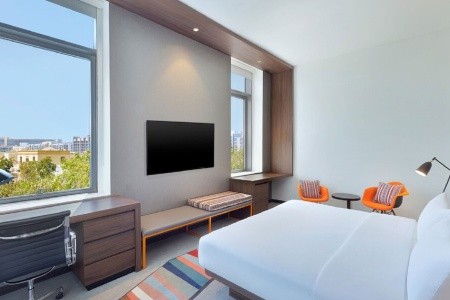 Aloft Al Mina, Dubai - 9