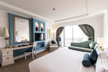 Spojené arabské emiráty Dubaj Al Habtoor Grand Resort, Autograph Collection 12 dňový pobyt Polpenzia Letecky Letisko: Praha August 2026 (29/08/26- 9/09/26)