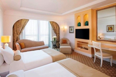 Spojené arabské emiráty Dubaj Al Habtoor Grand Resort, Autograph Collection 12 dňový pobyt Polpenzia Letecky Letisko: Praha August 2026 (29/08/26- 9/09/26)