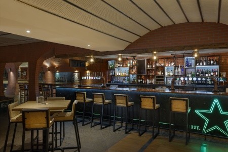 Spojené arabské emiráty Dubaj Al Habtoor Grand Resort, Autograph Collection 12 dňový pobyt Polpenzia Letecky Letisko: Praha August 2026 (29/08/26- 9/09/26)