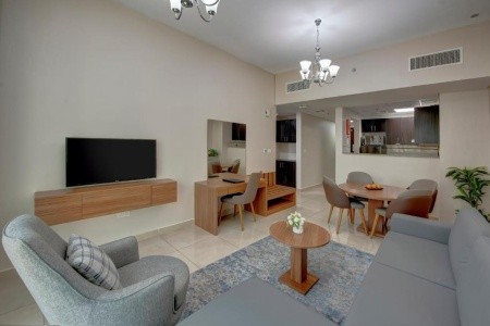 Hotel Royal Regency Suites