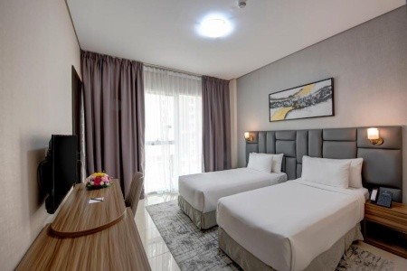 Hotel Royal Regency Suites
