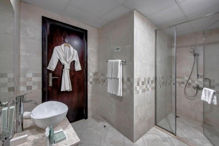 Hotel Royal Regency Suites