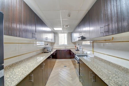 Hotel Royal Regency Suites