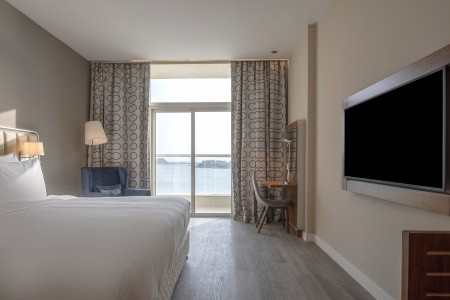 Spojené arabské emiráty Ras Al Khaimah Radisson Resort Ras Al Khaimah Marjan Island 5 dňový pobyt Polpenzia Letecky Letisko: Praha September 2026 ( 5/09/26- 9/09/26)