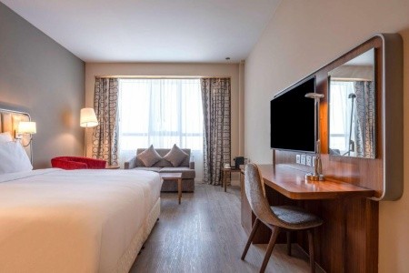 Spojené arabské emiráty Ras Al Khaimah Radisson Resort Ras Al Khaimah Marjan Island 5 dňový pobyt Polpenzia Letecky Letisko: Praha September 2026 ( 5/09/26- 9/09/26)