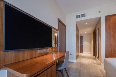 Spojené arabské emiráty Ras Al Khaimah Radisson Resort Ras Al Khaimah Marjan Island 5 dňový pobyt Polpenzia Letecky Letisko: Praha September 2026 ( 5/09/26- 9/09/26)