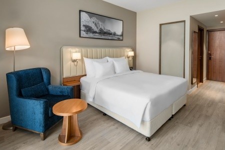 Spojené arabské emiráty Ras Al Khaimah Radisson Resort Ras Al Khaimah Marjan Island 5 dňový pobyt Polpenzia Letecky Letisko: Praha September 2026 ( 5/09/26- 9/09/26)