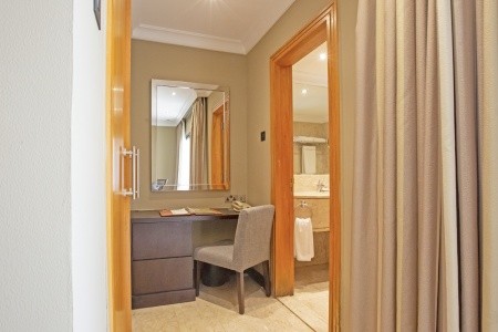 Dubai Marine Beach Resort & Spa - 16