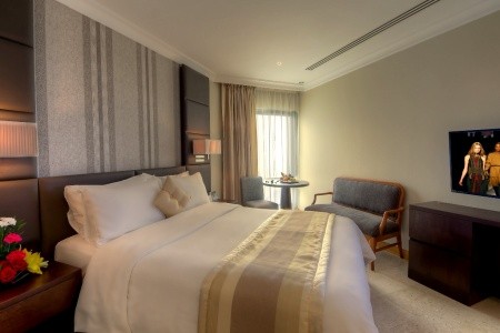 Dubai Marine Beach Resort & Spa - 26