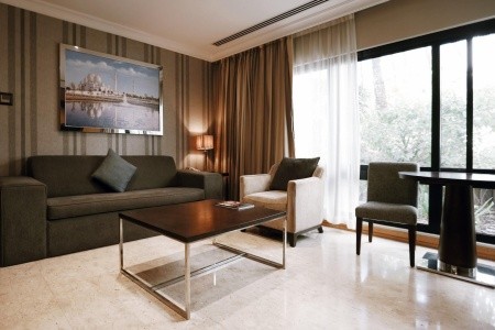 Dubai Marine Beach Resort & Spa - 33