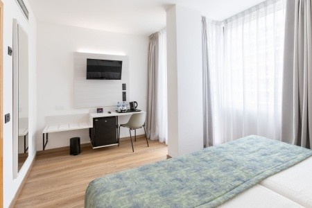 Alexandre Troya - 24