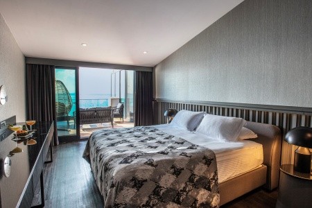 Charisma Deluxe - 61