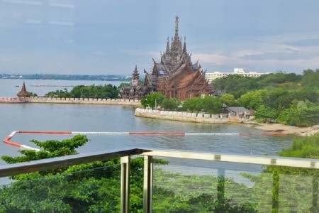 Golden Tulip Pattaya Beach Resort - 42