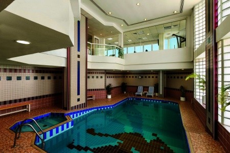 Ramada By Wyndham Beach - 26