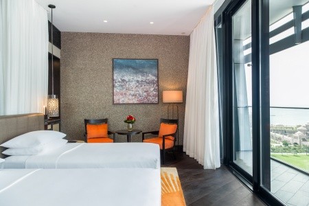 Spojené arabské emiráty Abu Dhabi Grand Hyatt Abu Dhabi Emirates Pearl 5 dňový pobyt Polpenzia Letecky Letisko: Praha October 2026 (12/10/26-16/10/26)