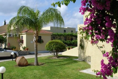 Summerland Hotel & Bungalows - 8