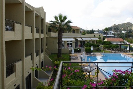 Summerland Hotel & Bungalows - 12