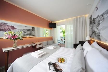 Atrium Ambiance - 22