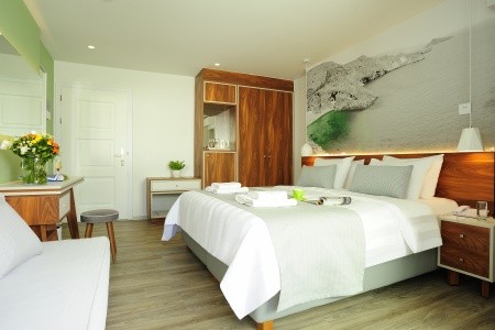 Atrium Ambiance - 32