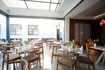 Atrium Ambiance - 52