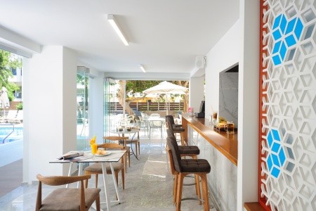 Atrium Ambiance - 57