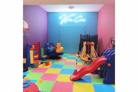 Ramada Hotel & Suites By Wyndham Ajman (Ex Landmark Suites) - 32