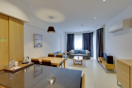 Ramada Hotel & Suites By Wyndham - 24