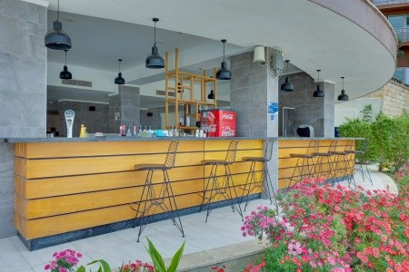 Ramada Hotel & Suites By Wyndham - 74