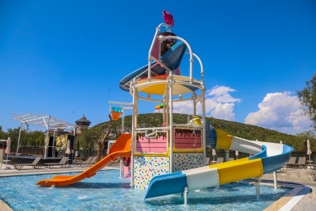 Ramada Hotel & Suites By Wyndham - 86