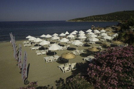 Ramada Hotel & Suites By Wyndham - 87