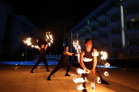 Ramada Hotel & Suites By Wyndham - 101