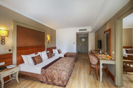 Well Palace Side (Ex. Side Crown Charm Palace) - 29