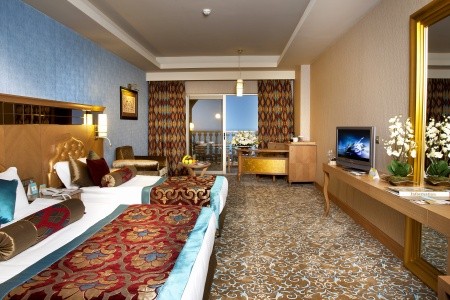 Royal Holiday Palace - 10