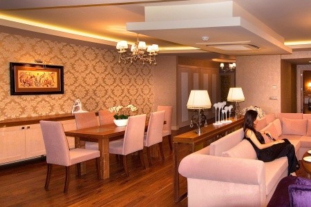 Royal Holiday Palace - 12