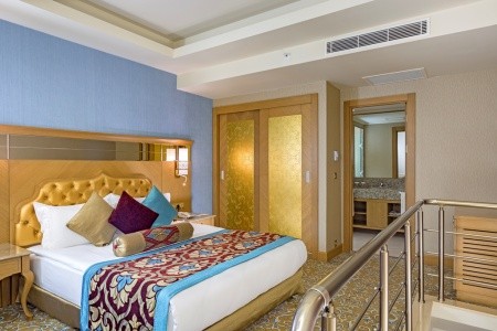 Royal Holiday Palace - 18