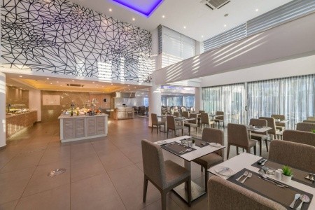 Tasia Maris Sands - 17