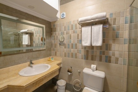 Minamark Beach Resort - 17