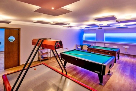 Mediterranean Beach Resort - 9